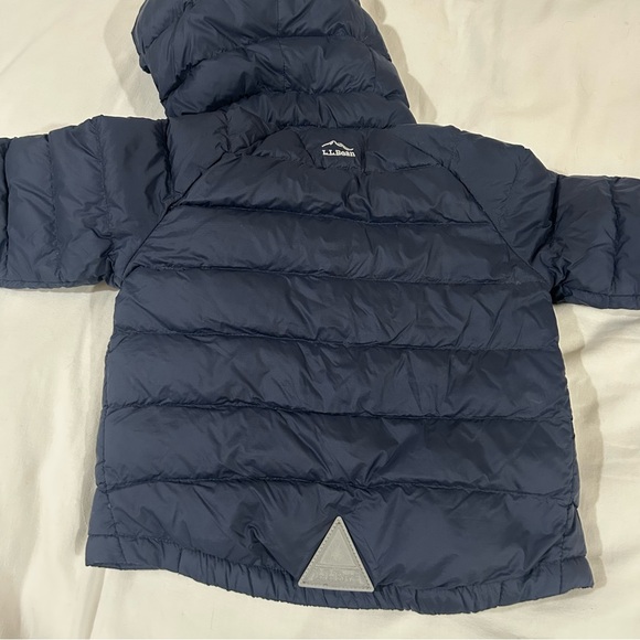 LL Bean! Infants' and Toddlers' Ultralight 650 Down Jacket size 2T. - Picture 10 of 10